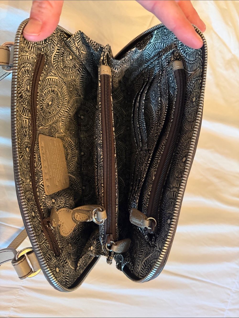 Brighton Laser Cut Floral Leather Organizer Crossbody Bag Taupe EUC - Picture 7 of 15